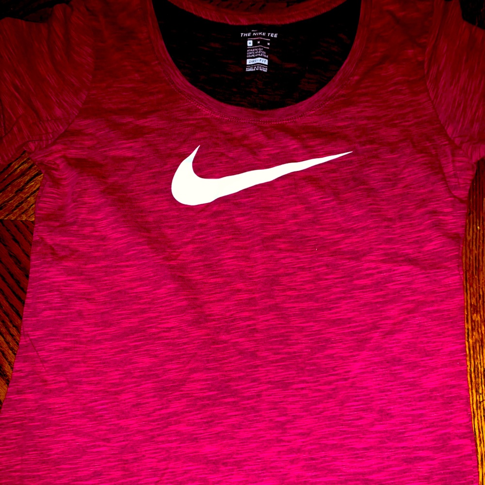 Nike Women’s T-Shirt